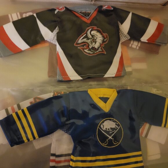 Lot of 24 2006-2008 Upper Deck NHL Mini Jersey's 4" X 9" NESH STAAL VANEK & more - Picture 12 of 16